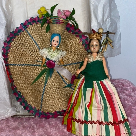 Two Dolls Vintage 1970's Bahamas Handmade Souvenir Decor - Picture 1 of 8